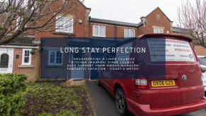 Dwellcome Home Ltd 3 Double Bedroom House, Private Estate, Driveway Parking, Fast WIFI, Ideal for Long Term Contractor, etc Stays, 3 miles 7 mins drive to Nissan, 15 mins to Sunderland Newcastle, Regu